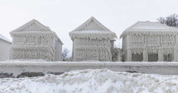 IN PHOTOS: Houses covered in ice near Fort Erie, Ont., after major winter storm