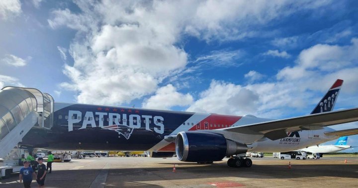 Stranded Sunwing passengers fly home to Quebec on New England Patriots’ jet
