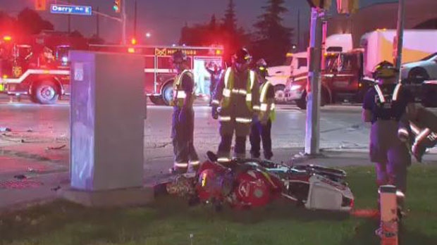 2 people injured after motorcycle and vehicle collide in Mississauga