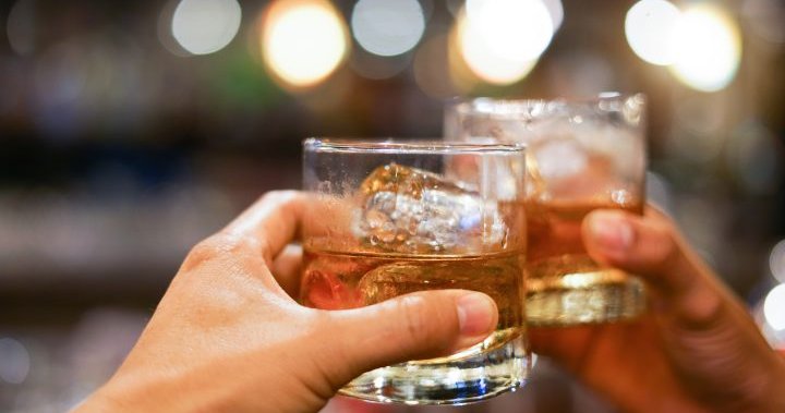 Drinking too much? New guide on alcohol consumption outlines limits for Canadians – National