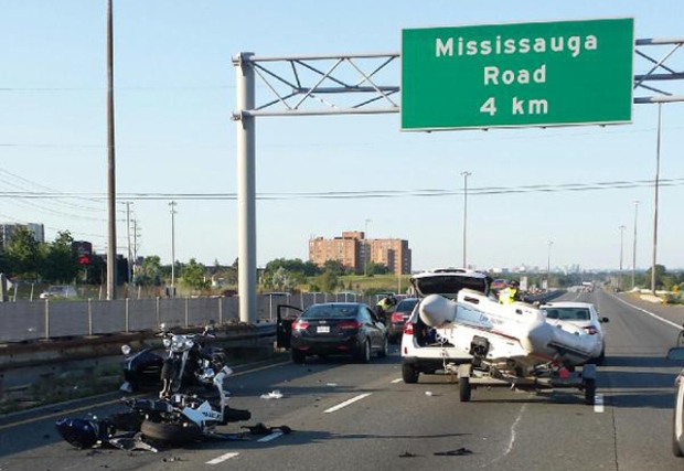 One dead following crash on QEW