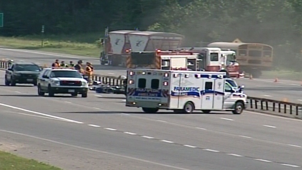 All lanes of Hwy. 400 re-opened at Barrie after fatal crash