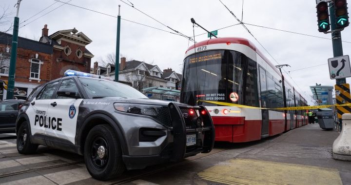 ‘A Toronto issue’: Ipsos poll shows some TTC riders changing habits after violent incidents