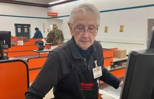 Grocery cashier, 91, can finally retire after raising $75K on GoFundMe – National