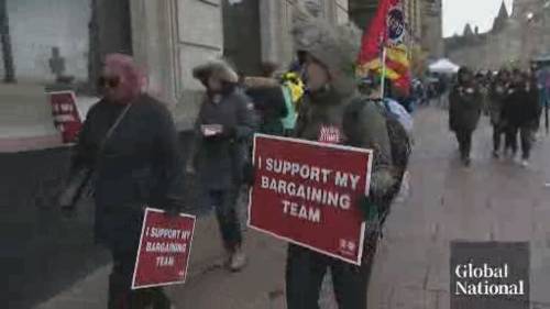 PSAC strike: Workers increasing pressure on feds for deal