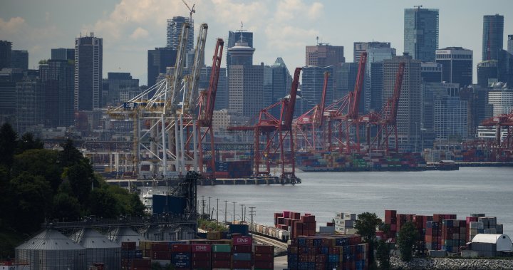 B.C. port strike: Tentative agreement reached between union and employer