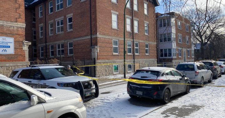 Shooting in Winnipeg leaves 3 dead, 2 critically injured: Police investigate