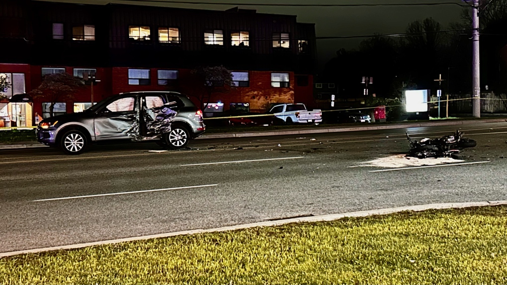 Mississauga crash leaves 1 person critically injured