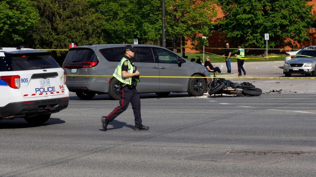 Colllision in Mississauga leaves motorcyclist dead
