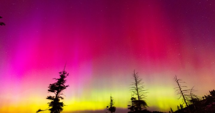 IN PHOTOS: Solar storm creates aurora borealis across Canada, world – National