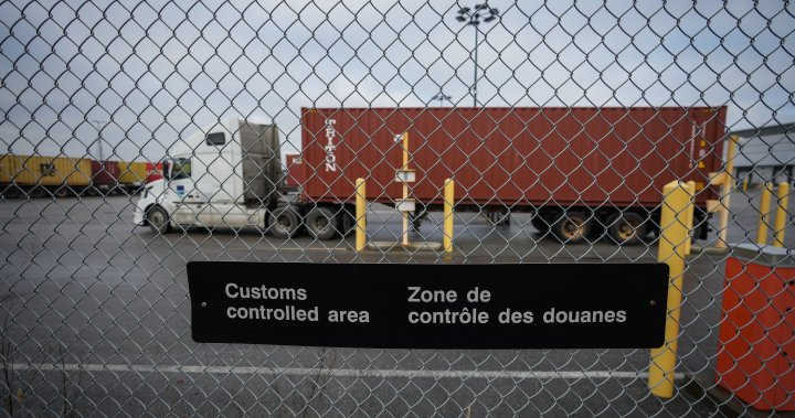 CBSA workers vote in favour of strike action, warn of border disruptions