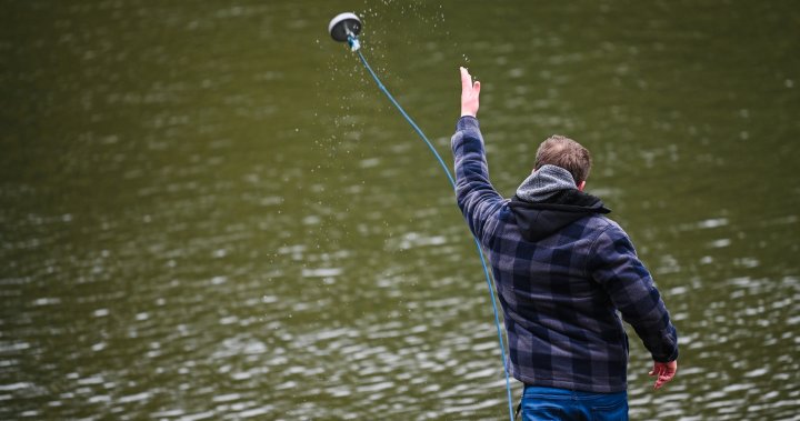 N.Y. couple finds safe filled with over $130K while magnet fishing in lake – National