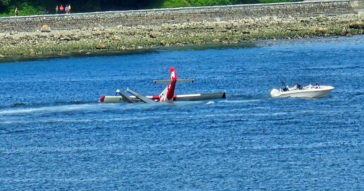 Plane collides with boat in Vancouver’s Coal Harbour, 2 seriously injured