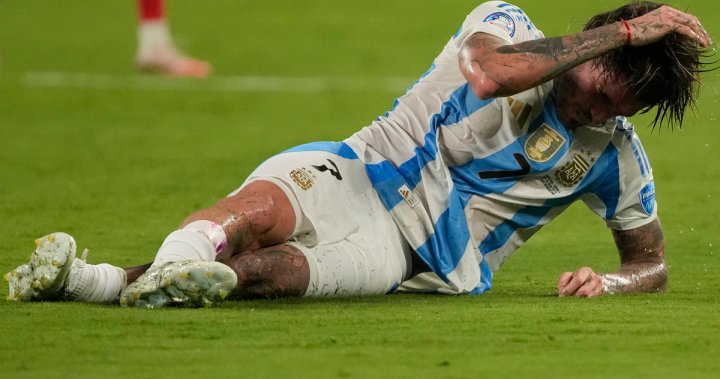 ‘Flopping’ Argentina: Star forward’s antics on pitch draws ire of Canadian soccer fans