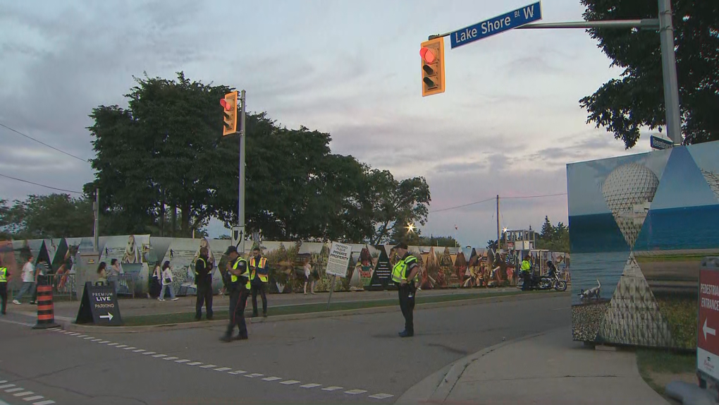 Toronto police officer struck in hit-and-run