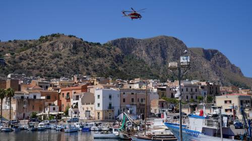 Sicily yacht sinking: Italian prosecutor opens manslaughter inquiry