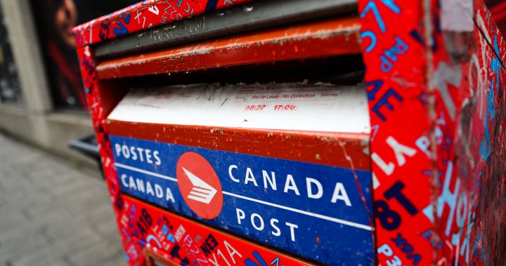 Canada Post issues lockout notice after union’s strike warning – National