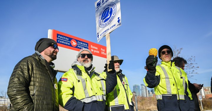 Canada Post strike: Ottawa not looking at forced end, minister says