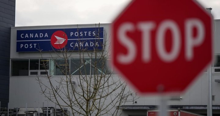 Canada Post suggests no quick end to strike after latest union offer – National