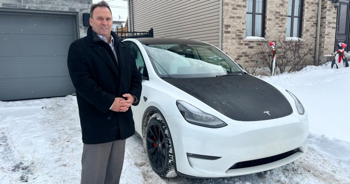 Canadian man sells both Teslas, cancels Cybertruck order to boycott Elon Musk